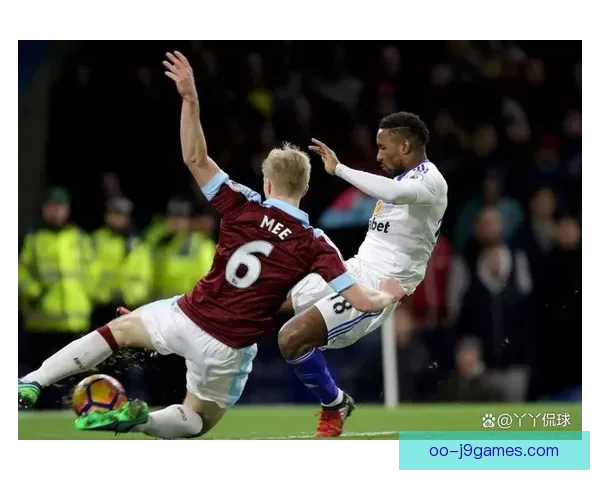 伯恩利主场草坪渗水问题引发英超联盟调查及警告